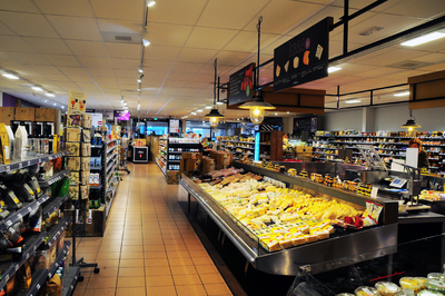 904731 Interieur van de biologische supermarkt Ekoplaza (Nachtegaalstraat 51a) te Utrecht.